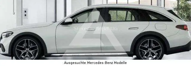 2025 Mercedes Benz E 300