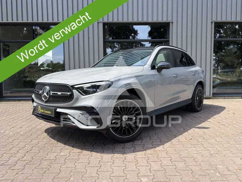 2025 Mercedes Benz GLC 300