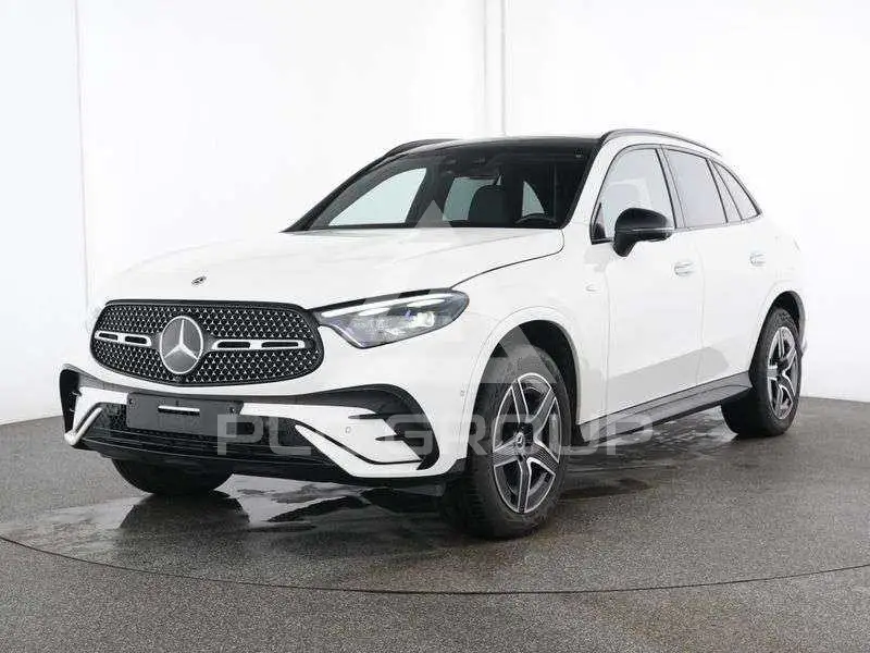 2025 Mercedes Benz GLC 300