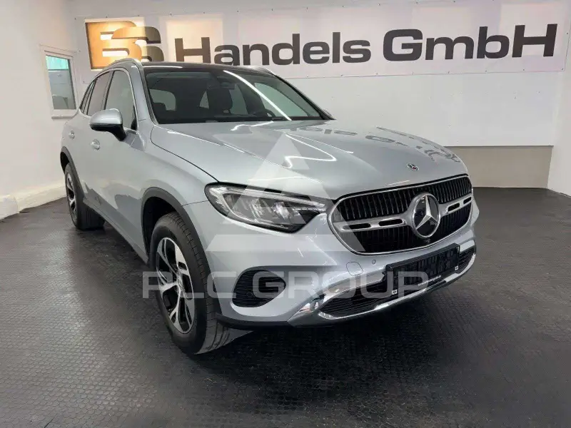 2025 Mercedes Benz GLC 300