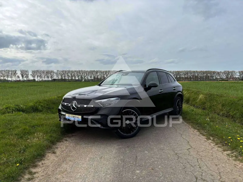 2025 Mercedes Benz GLC 300