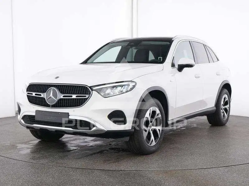2025 Mercedes Benz GLC 300