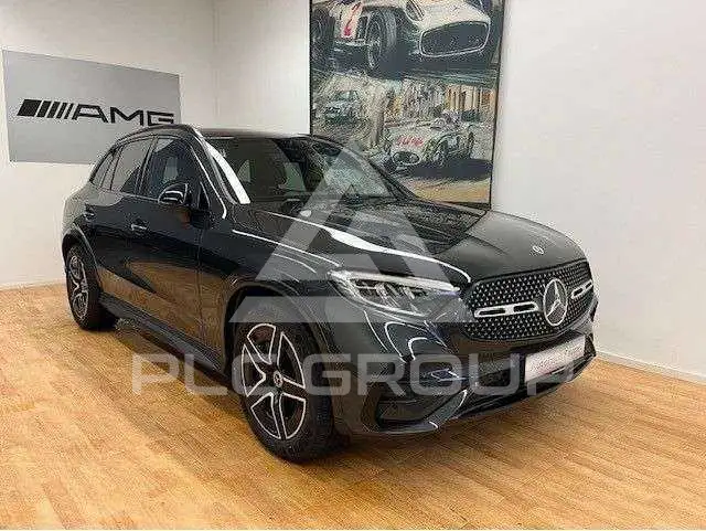 2025 Mercedes Benz GLC 300