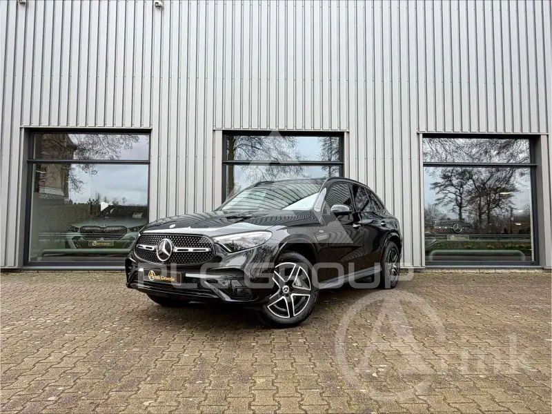 2025 Mercedes Benz GLC 300