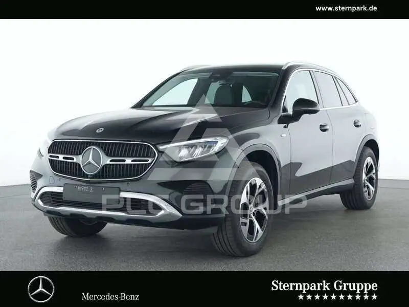 2025 Mercedes Benz GLC 300