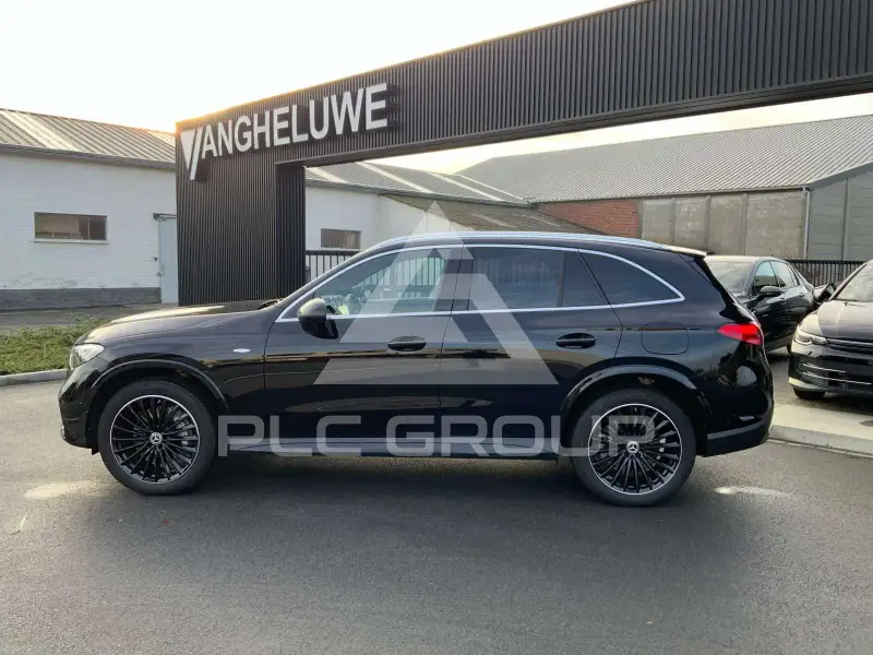 2025 Mercedes Benz GLC 300