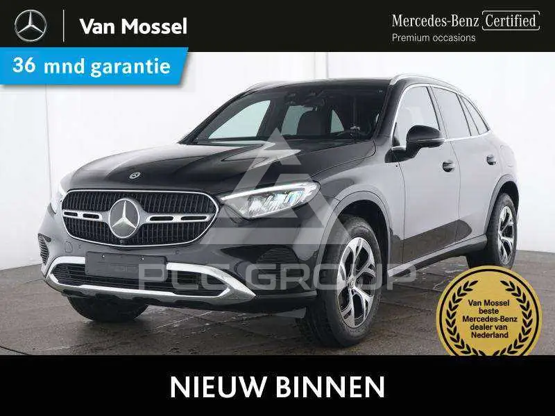 2025 Mercedes Benz GLC 300