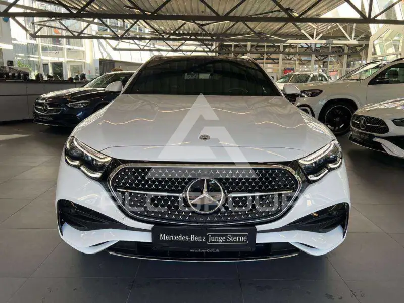 2025 Mercedes Benz E 220