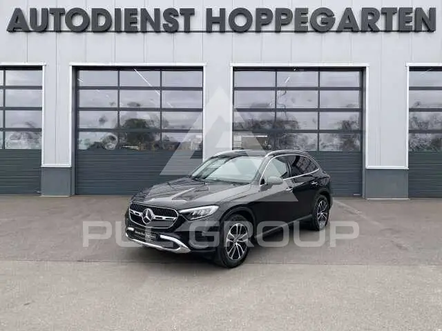 2025 Mercedes Benz GLC 200