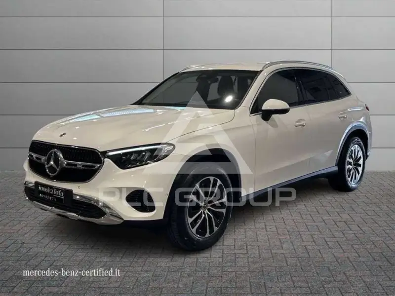 2025 Mercedes Benz GLC 200