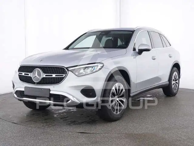 2025 Mercedes Benz GLC 200