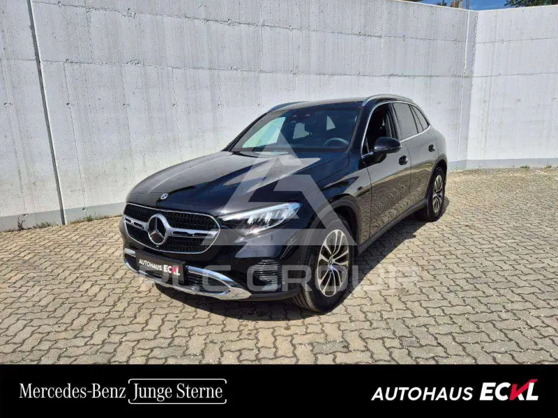 2025 Mercedes Benz GLC 200