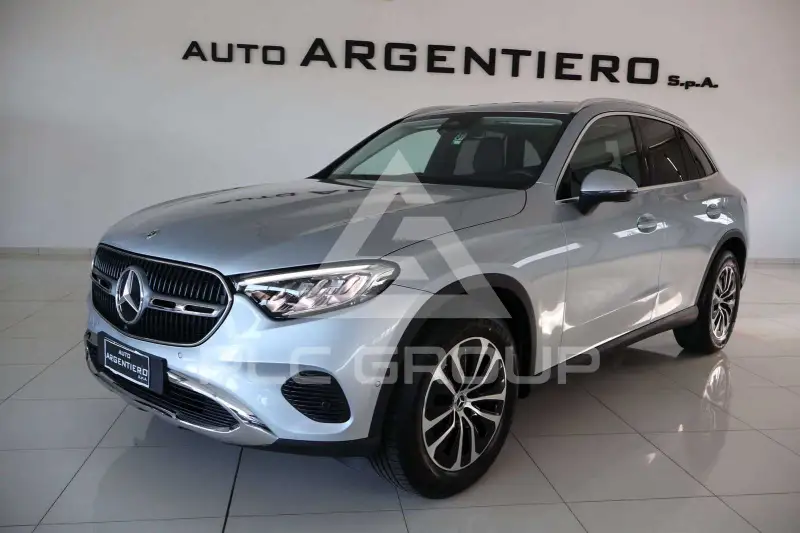 2025 Mercedes Benz GLC 200