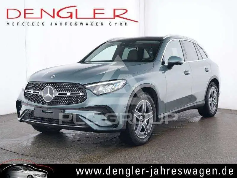 2025 Mercedes Benz GLC 200