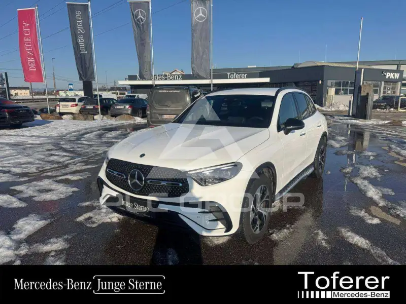 2025 Mercedes Benz GLC 200
