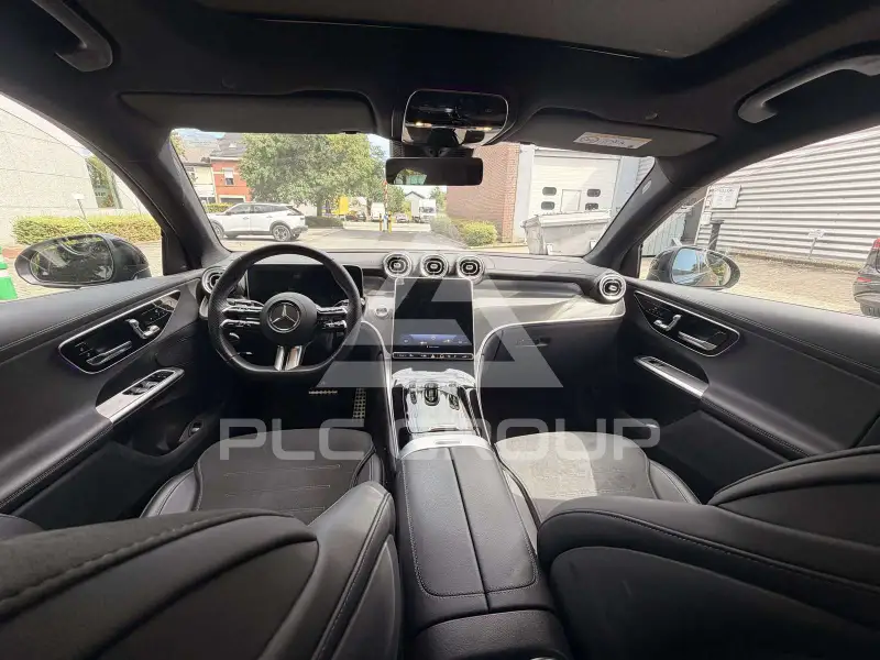 2025 Mercedes Benz GLC 200
