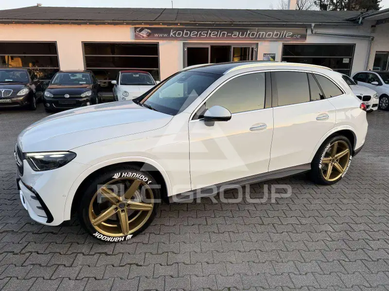 2025 Mercedes Benz GLC 200