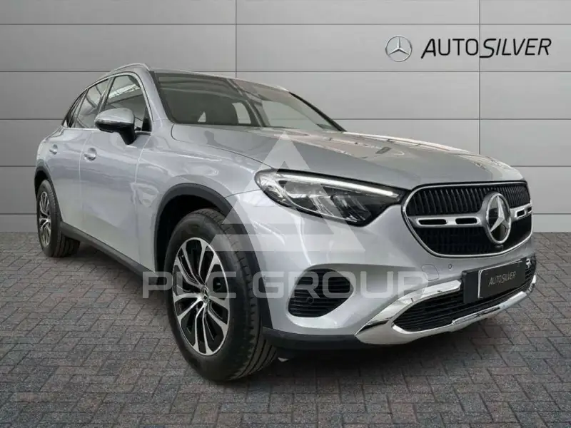 2025 Mercedes Benz GLC 200