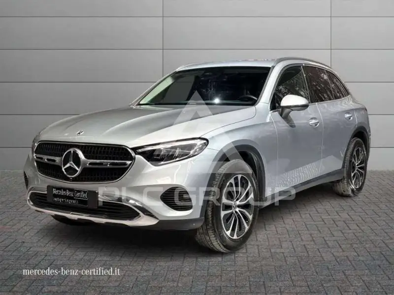 2025 Mercedes Benz GLC 200