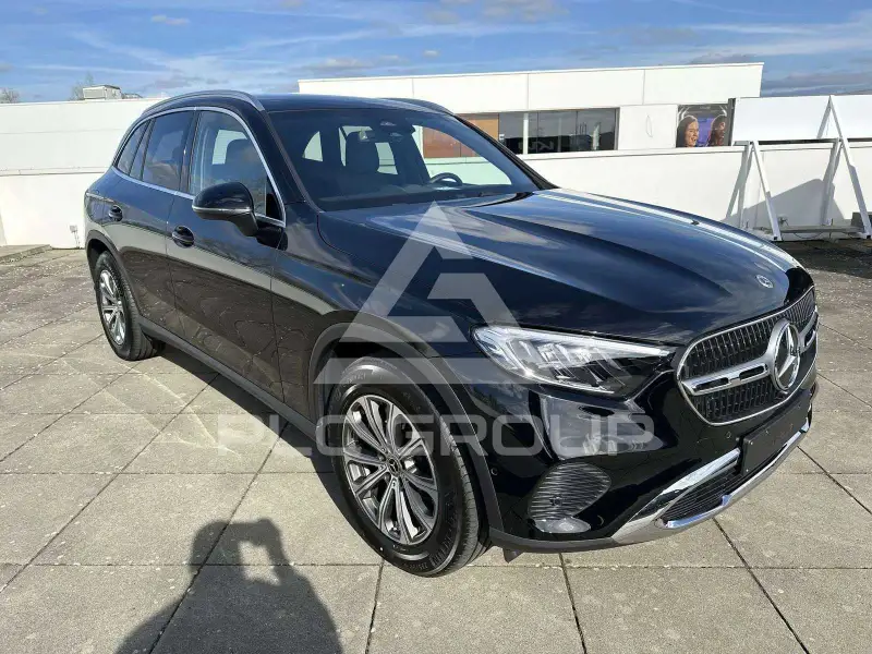 2025 Mercedes Benz GLC 200