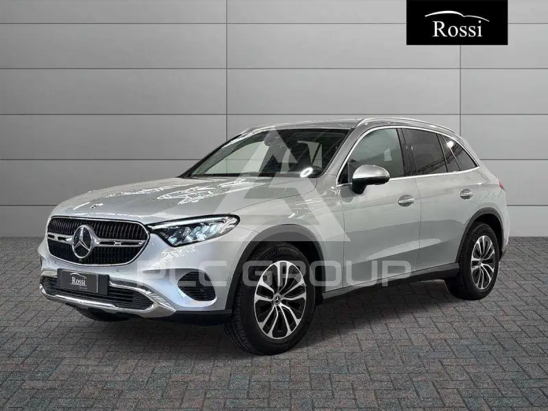 2025 Mercedes Benz GLC 200