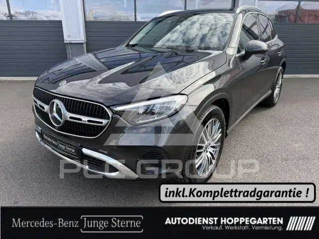 2025 Mercedes Benz GLC 200