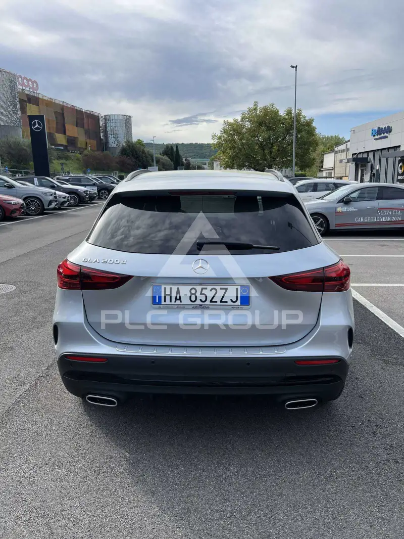 2025 Mercedes Benz GLA 200