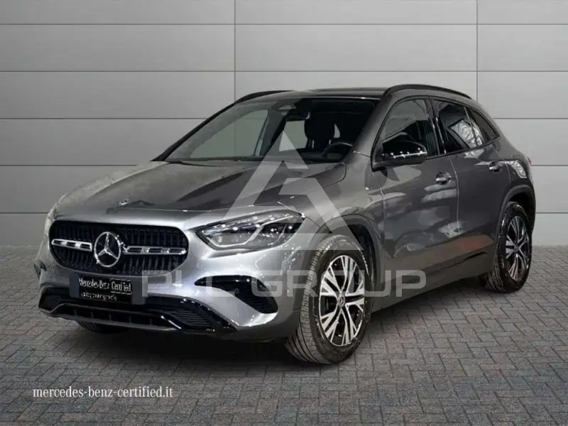 2025 Mercedes Benz GLA 200