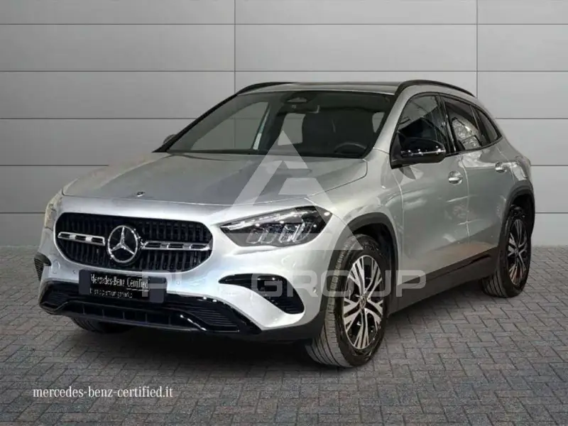 2025 Mercedes Benz GLA 200