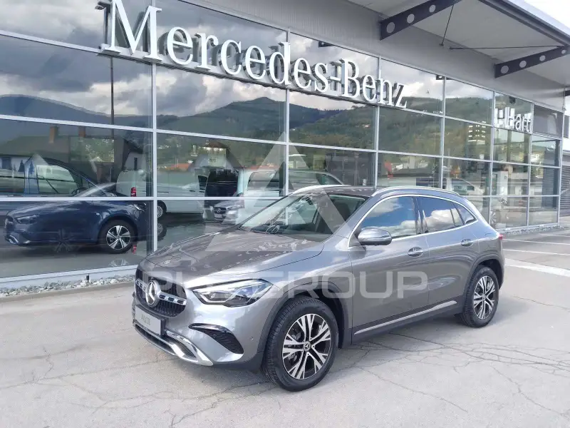 2025 Mercedes Benz GLA 200