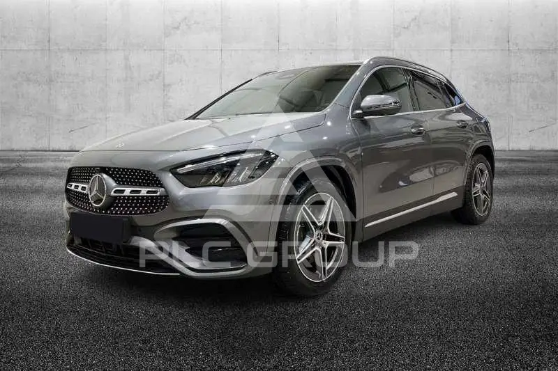 2025 Mercedes Benz GLA 200