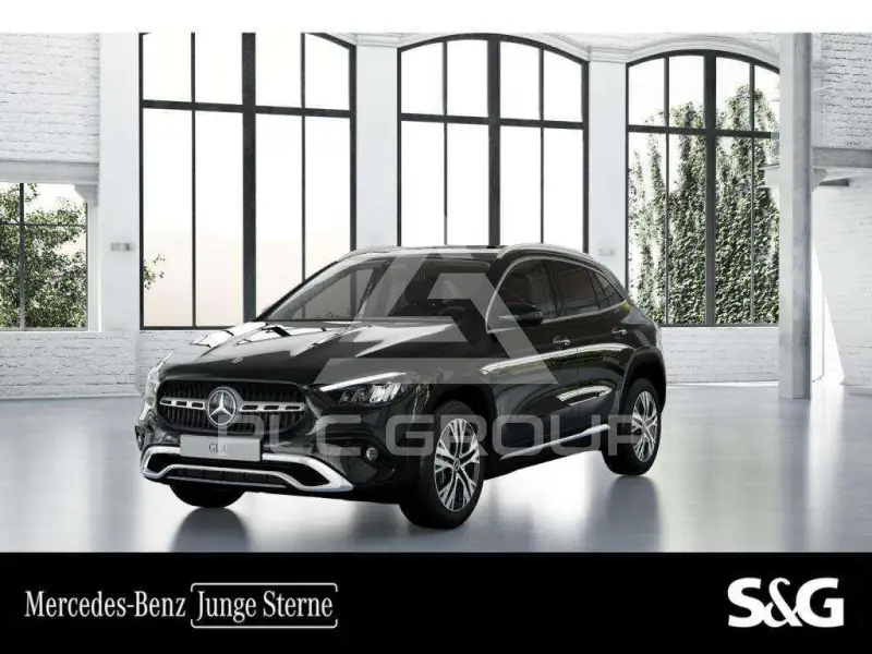 2025 Mercedes Benz GLA 220