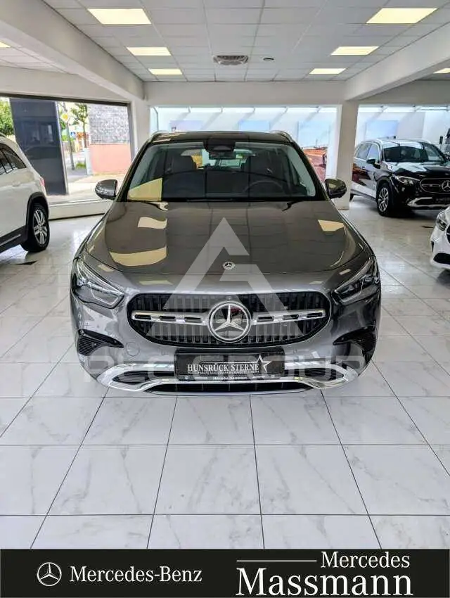 2025 Mercedes Benz GLA 220