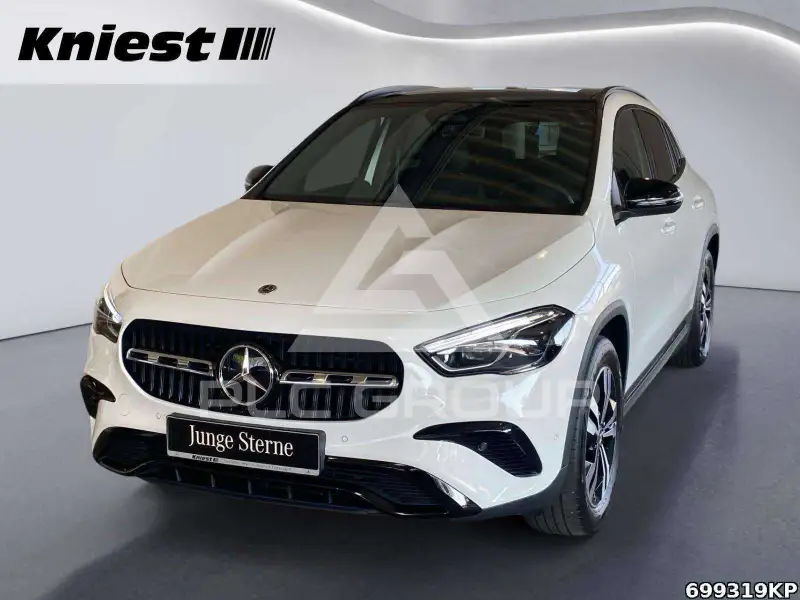 2025 Mercedes Benz GLA 220