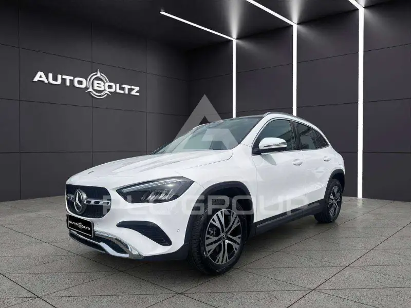 2025 Mercedes Benz GLA 220