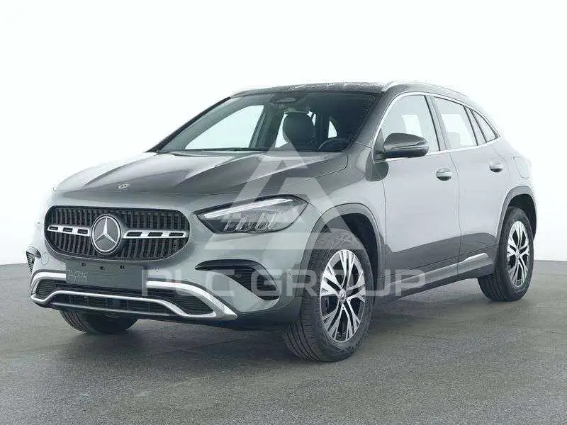 2025 Mercedes Benz GLA 220