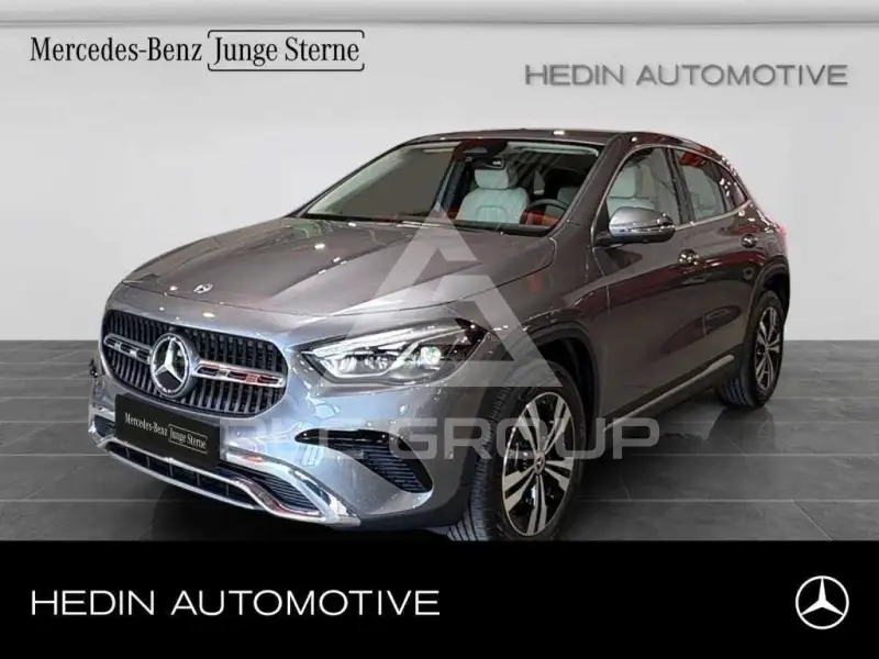 2025 Mercedes Benz GLA 220