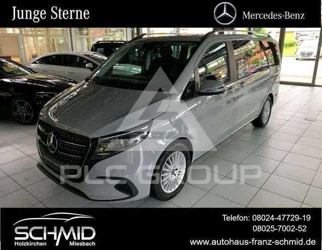 2025 Mercedes Benz V 220