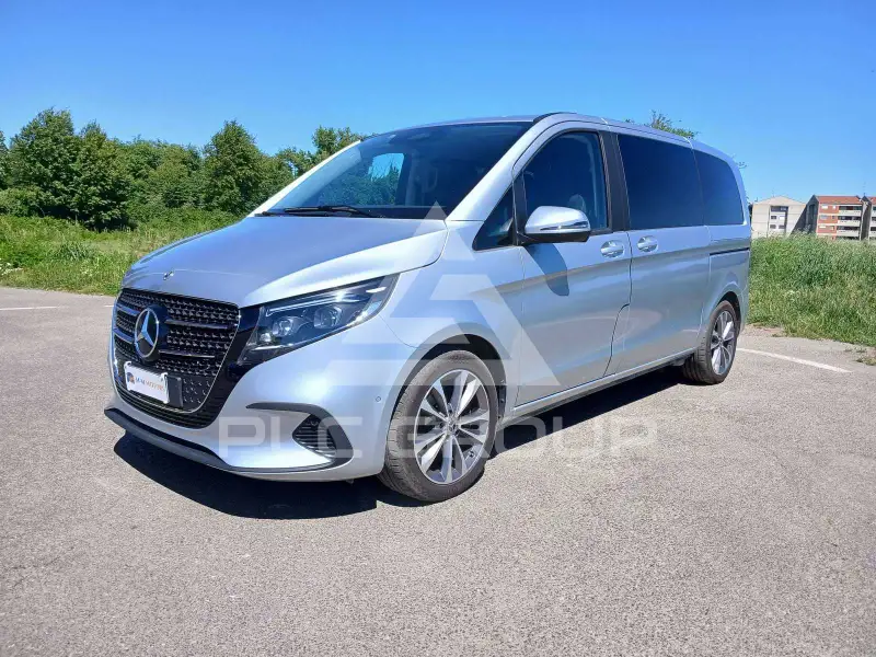 2025 Mercedes Benz V 220