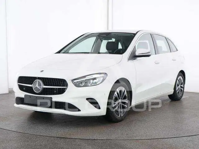 2025 Mercedes Benz B 180