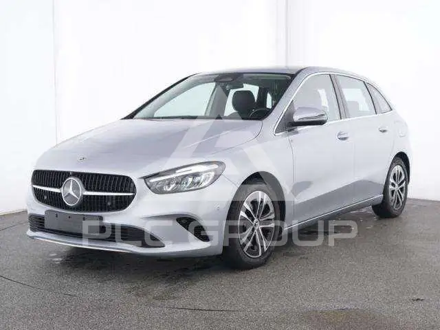 2025 Mercedes Benz B 180