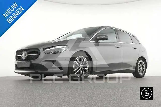 2025 Mercedes Benz B 180