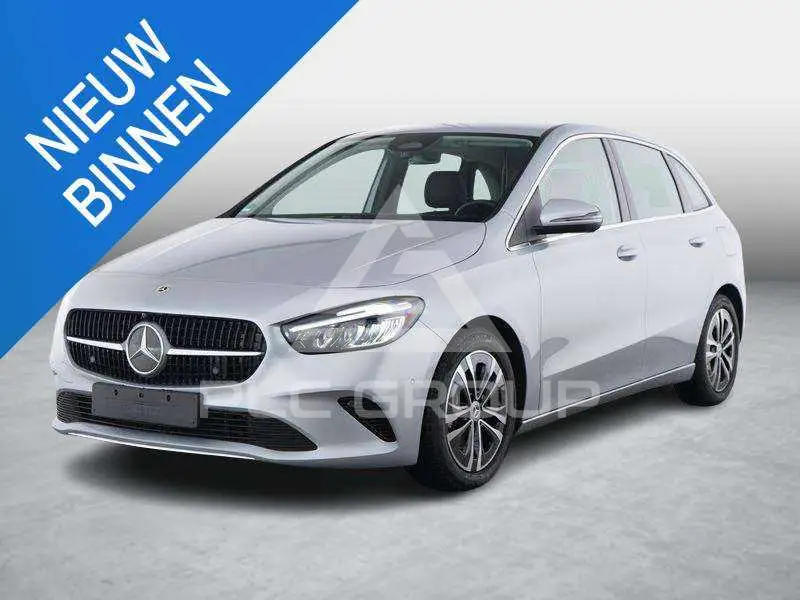 2025 Mercedes Benz B 180