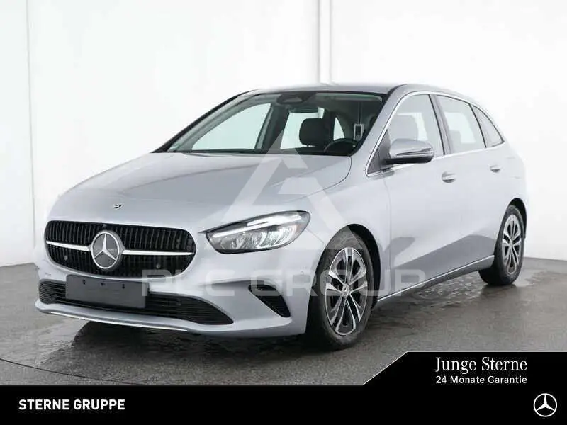 2025 Mercedes Benz B 220