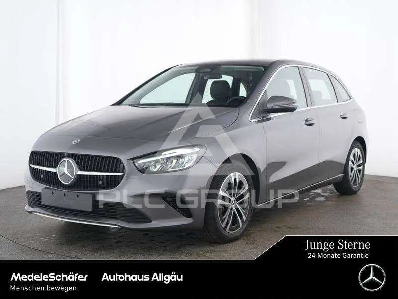 2025 Mercedes Benz B 220