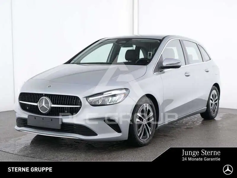 2025 Mercedes Benz B 220