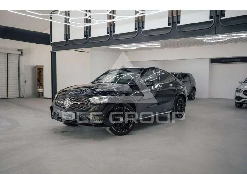 2025 Mercedes Benz GLC 220