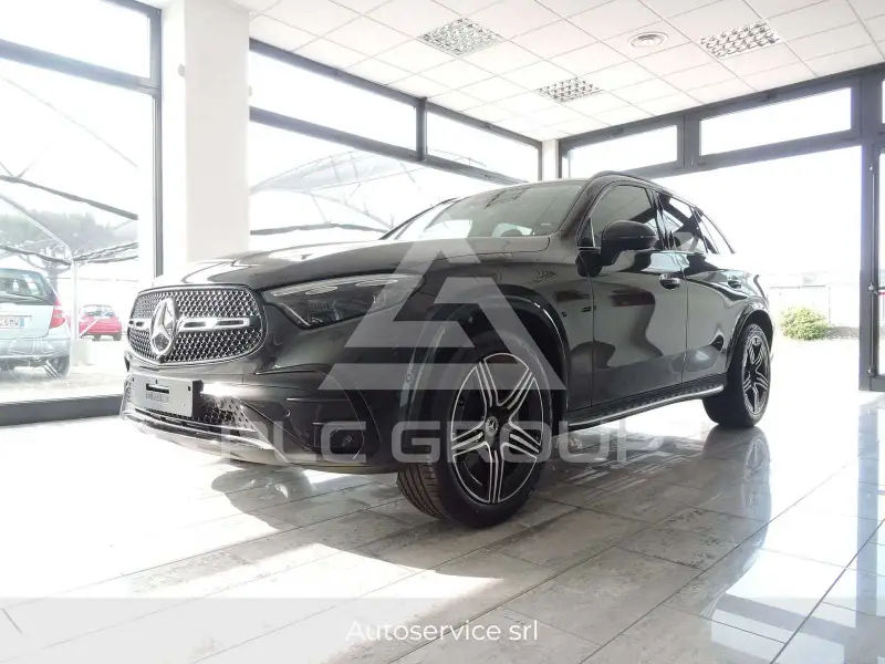 2025 Mercedes Benz GLC 220