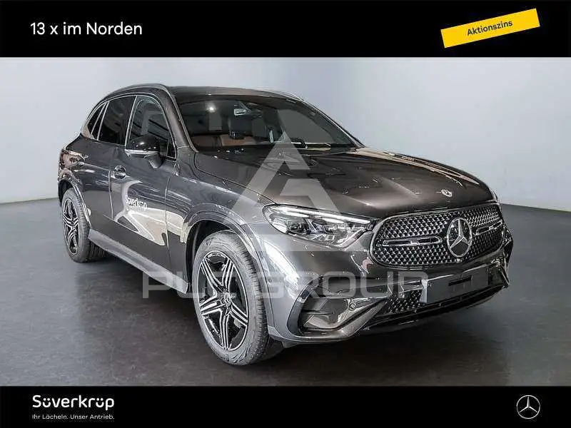 2025 Mercedes Benz GLC 220