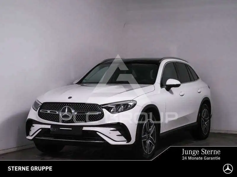 2025 Mercedes Benz GLC 220